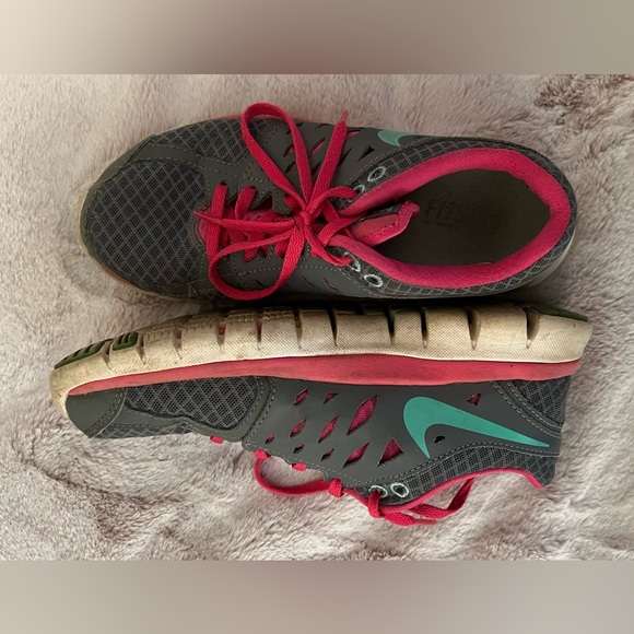 Nike Flex 2013 Run, 6.5, Gray, Pink, & Mint - Picture 2 of 4